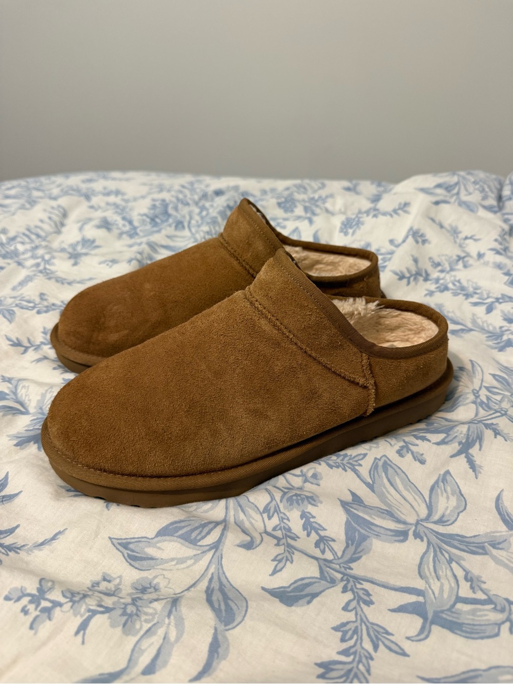 Ugg Classic Slipper Women’s